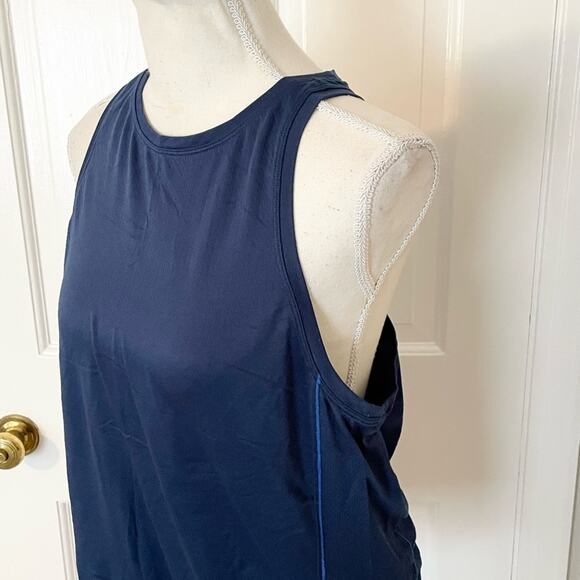 Four laps Performance Tank - Picture 2 of 4